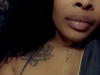 Tallandvoluptuous cam model