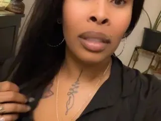 Tallandvoluptuous cam model