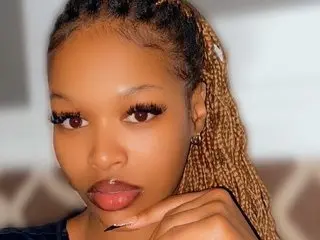 ThickLucia cam model