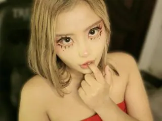 Tinie_Sofiaa cam model
