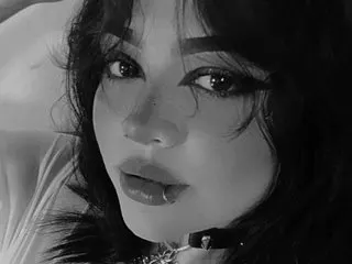 Trixxiiee cam model