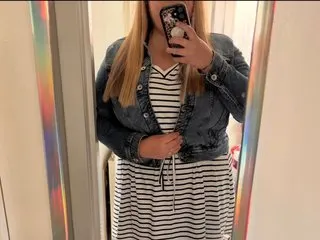 UnaNextDoor cam model
