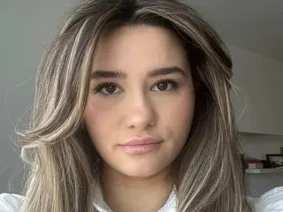 VanesaCole cam model