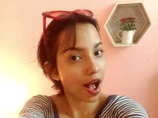 Yara_Blair cam model