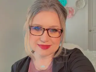 YourGirlfriendKat cam model