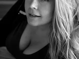ZoraZaftig cam model