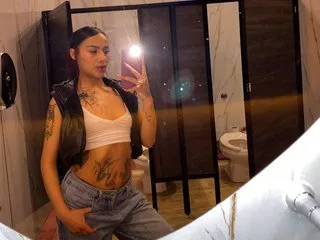 emilytomsoon — live cam