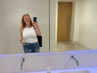 eviebehavingbadly cam model