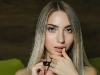 favoritegirlyyx cam model