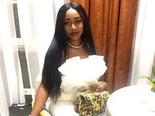 karlaHiltonn cam model