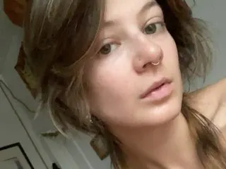 monaroeee cam model