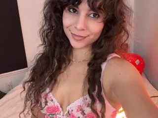 untamed_laine cam model