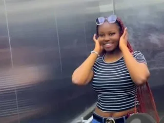 yvee — live cam