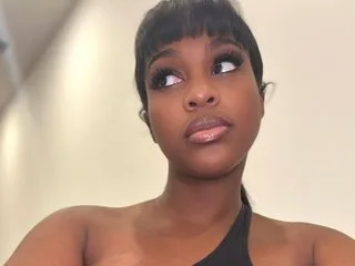 zoemovesme — live cam
