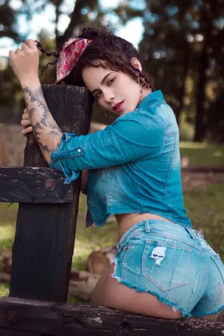 DannaCurly — Streamate Photos