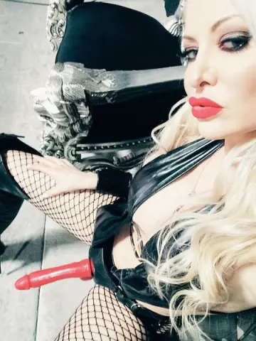 GoddessHelly — Streamate Photos
