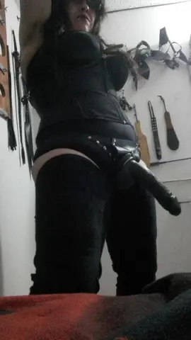 mistressmara_sumleah_bdsm — Streamate Photos