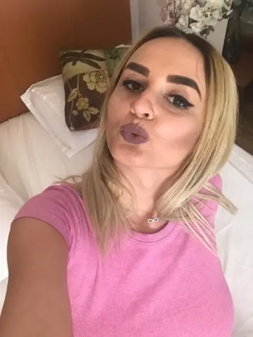 xMEDEEA — Streamate Photos